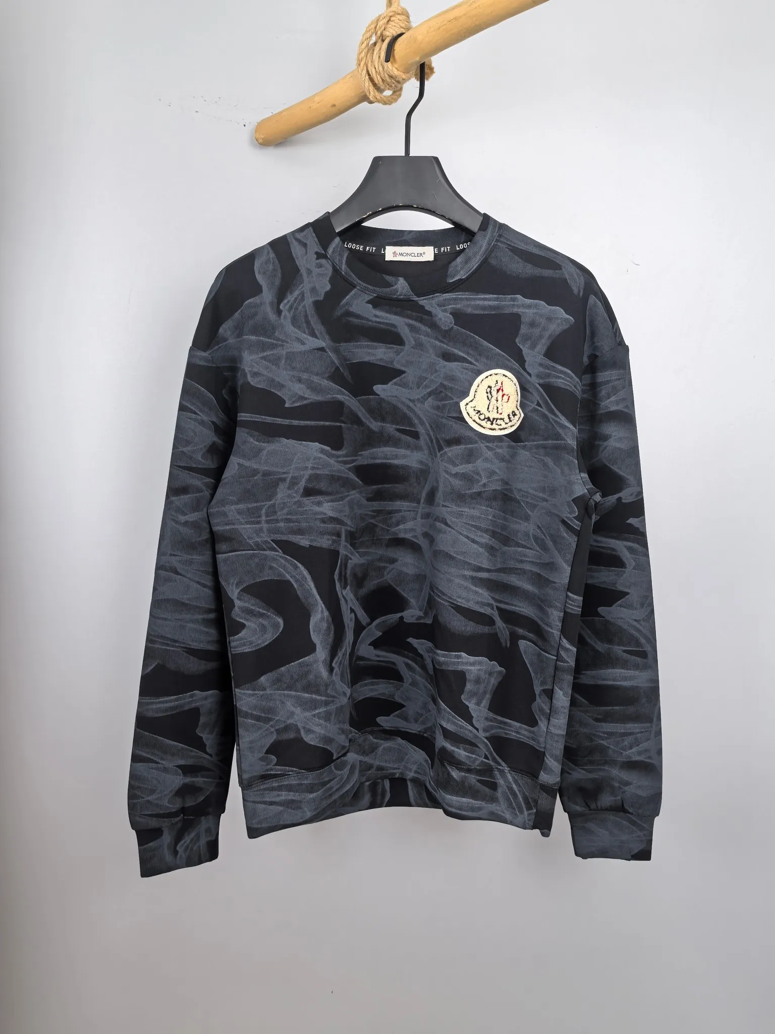 MONCLER 2025 New Arrival ！ T 。Oversize ， ， ， T 。 LOGO， ， ， ， ！ ， ！ 400 ， ， Classic ， ！M-3XL